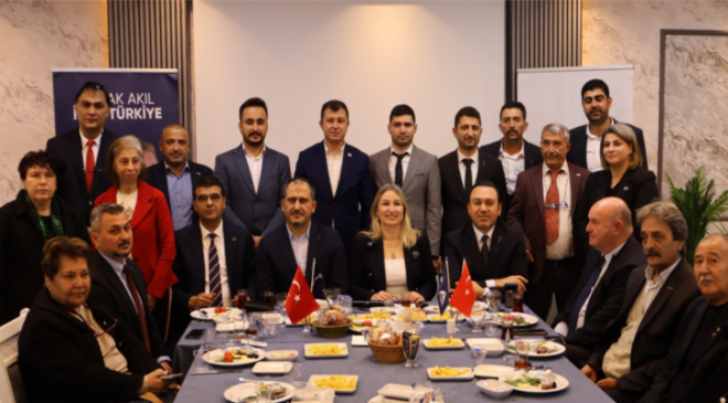 Ağca’dan Ekonomi İsyanı: İnsanlar Açken Mutluluk Beklenemez”