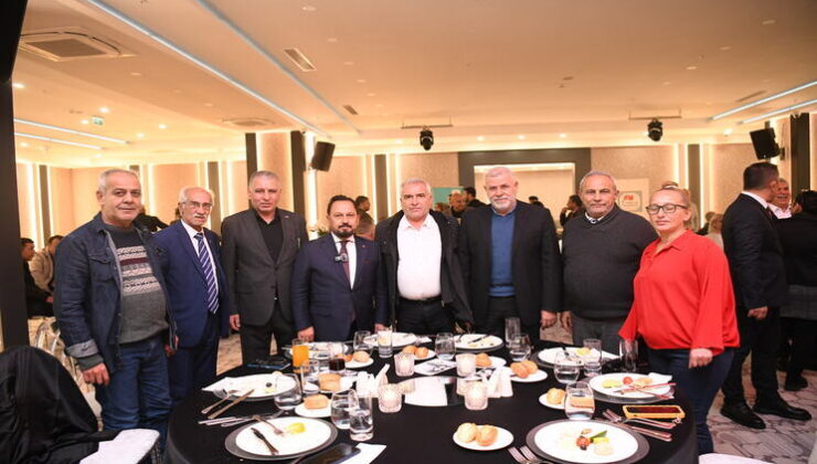 SARIÇAM BELEDİYE BAŞKANI BİLAL ULUDAĞ’DAN GAZETECİLER ONURUNA YEMEK VERDİ