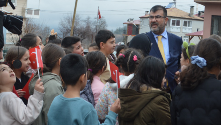 “Çocuklar Üşümesin” Kampanyası Aladağ’da Okullara Ulaştı: Çocuklar Sıcaklık ve Umutla Buluştu